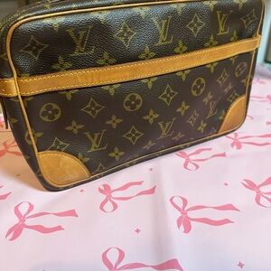 Louis Vuitton Clutch
